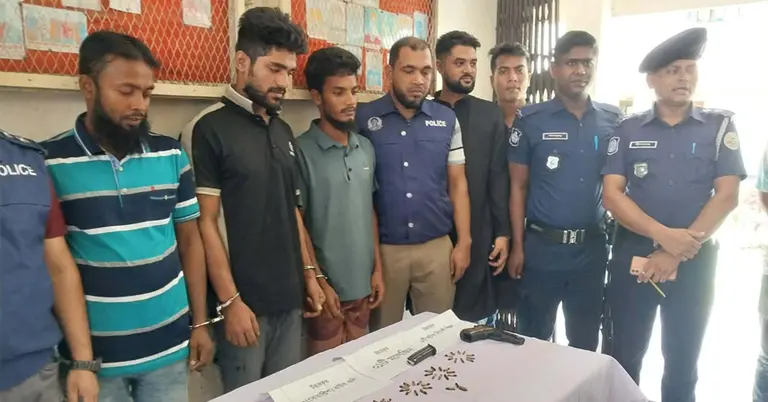 গ্রেপ্তার হওয়া তিনজন